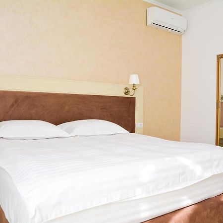 Pensiunea Ww Focsani Ngoại thất bức ảnh