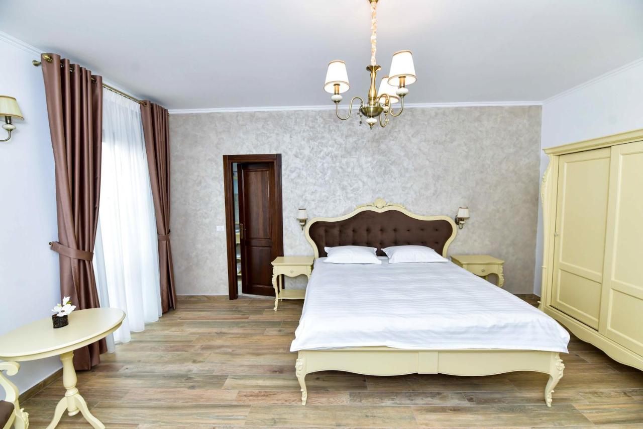 Pensiunea Ww Focsani Ngoại thất bức ảnh