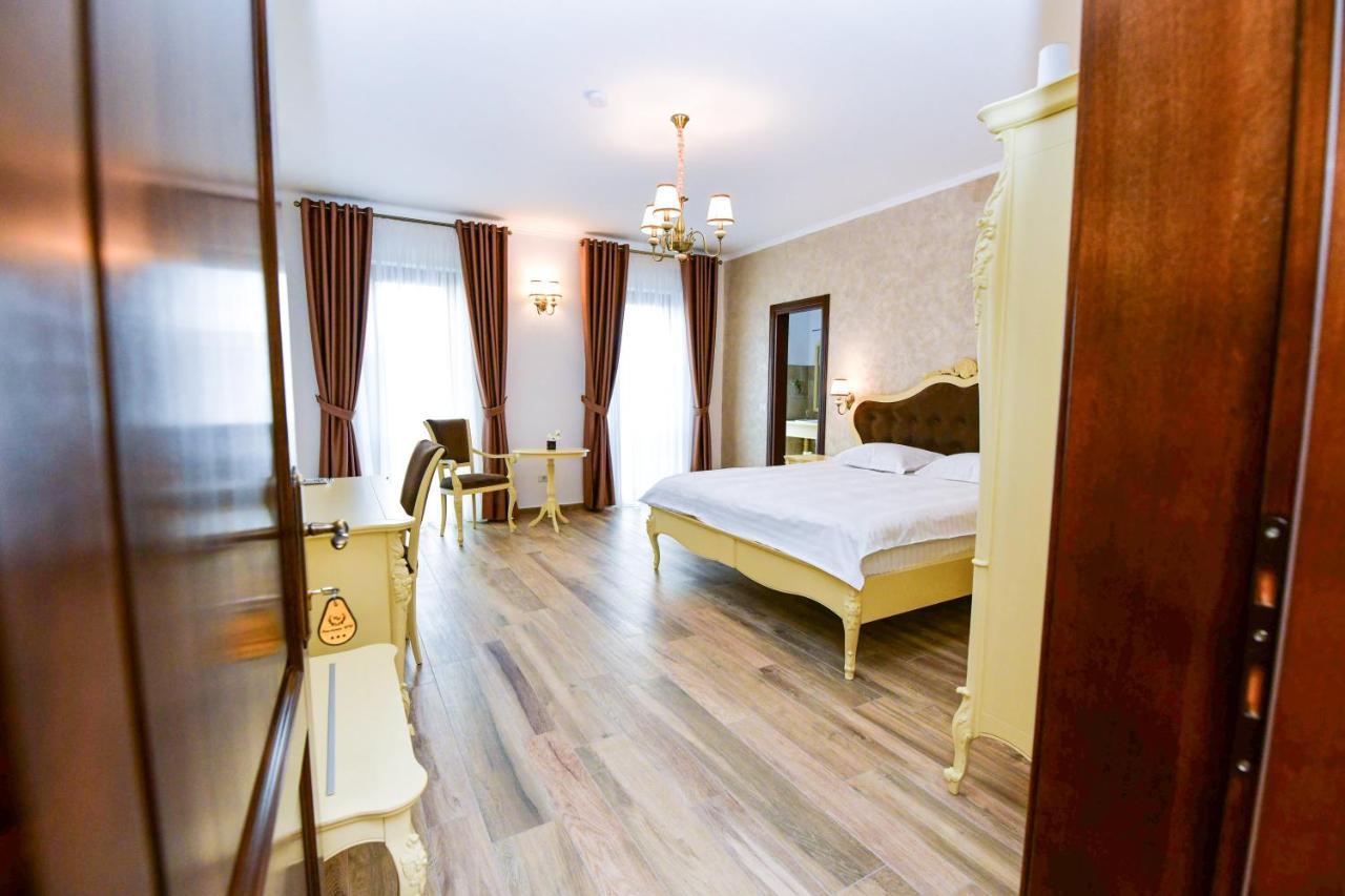 Pensiunea Ww Focsani Ngoại thất bức ảnh
