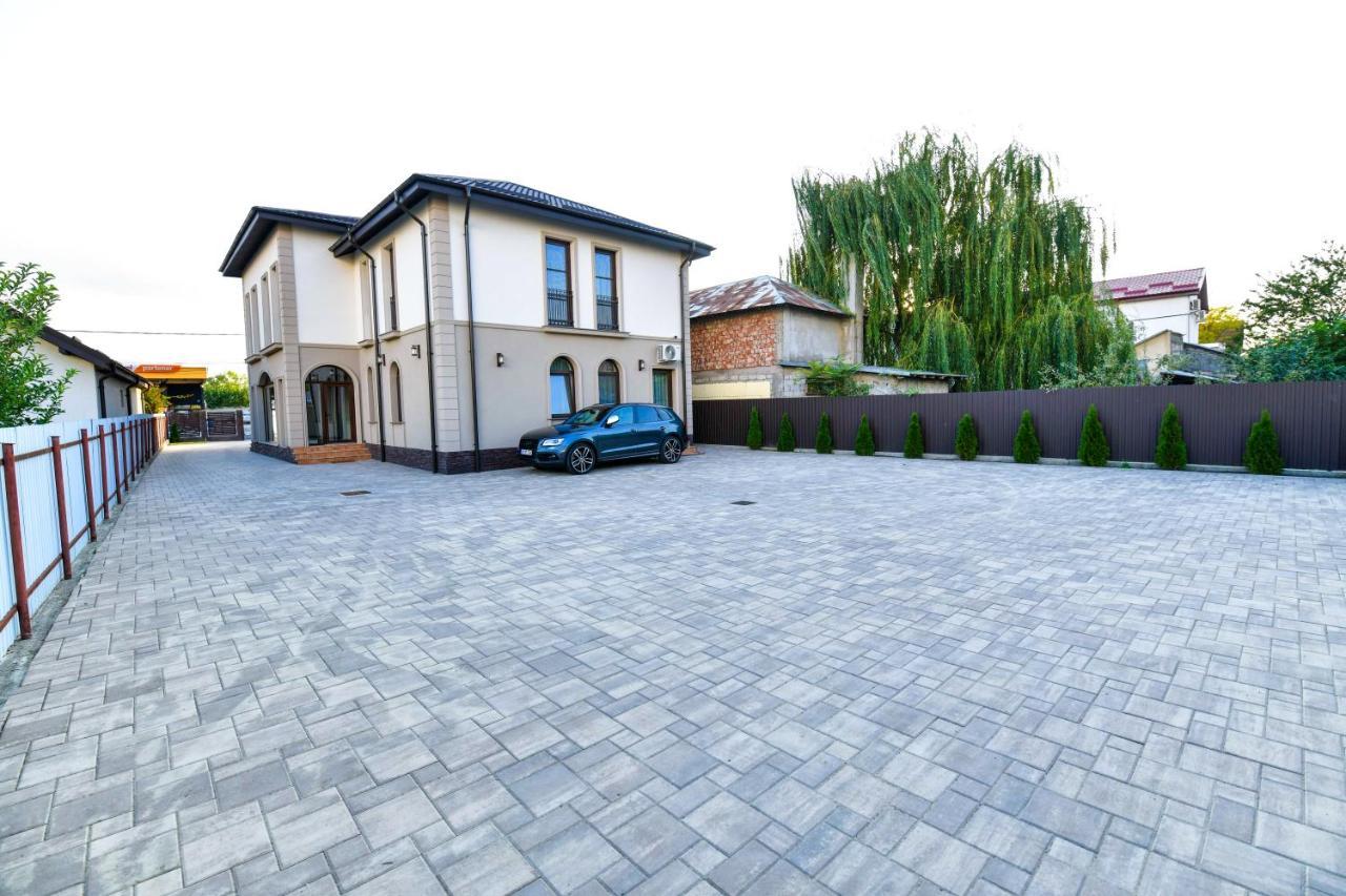 Pensiunea Ww Focsani Ngoại thất bức ảnh