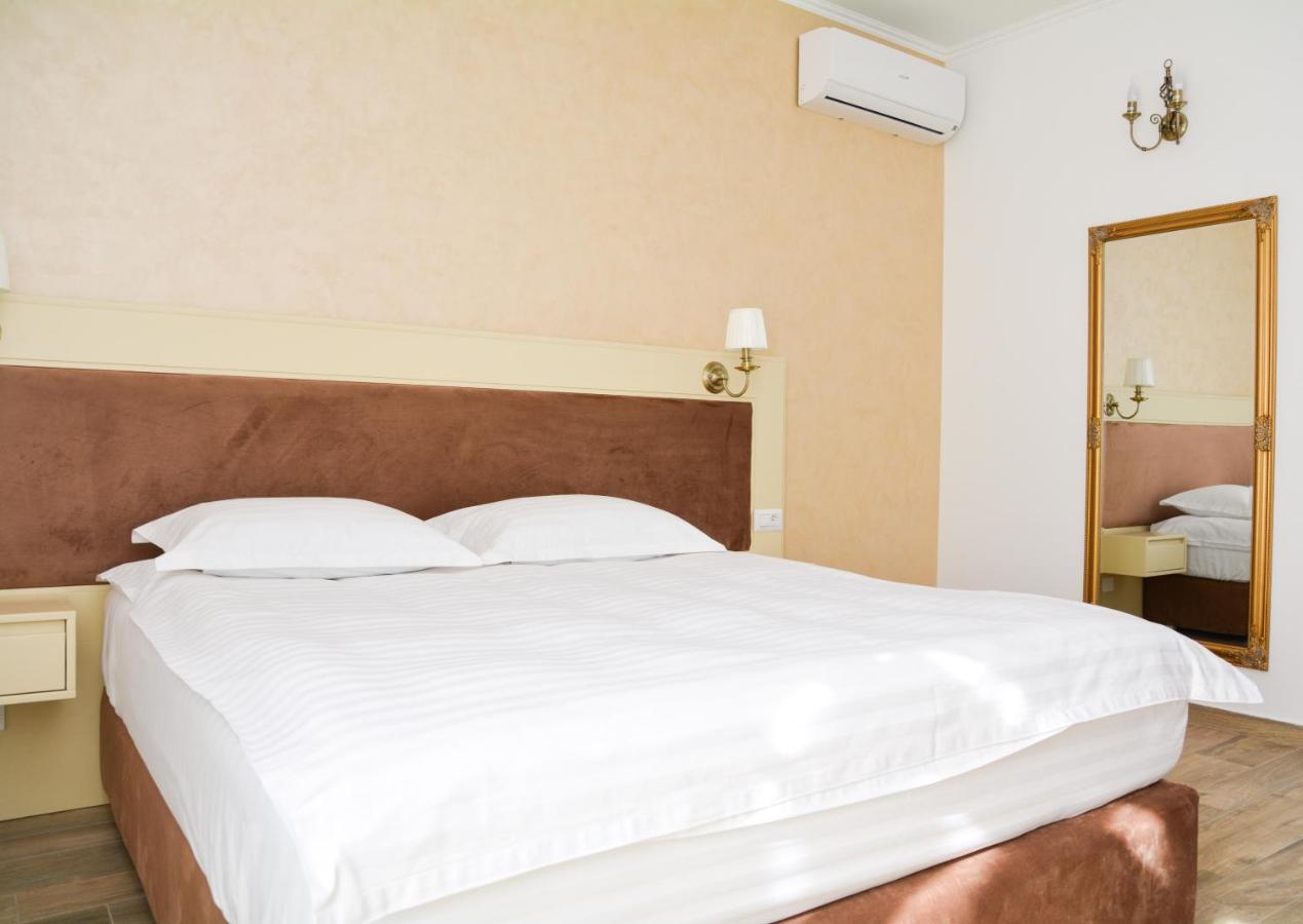 Pensiunea Ww Focsani Ngoại thất bức ảnh